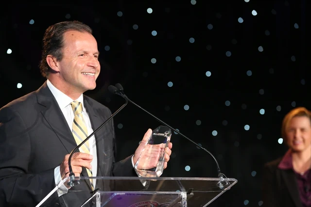 Media Name: tech5817.jpg